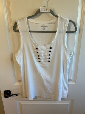 Chico's White Sleeveless Tank with Contrast Button Detail #048